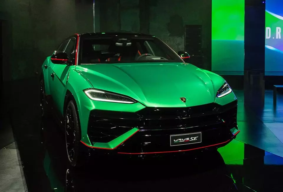 Chỉ c&oacute; đ&uacute;ng 630 chiếc Lamborghini Urus SE Tettonero Capsule xuất xưởng