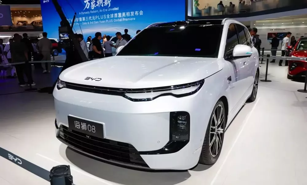 SUV cỡ lớn BYD Sealion 08 lộ diện, chạy 900 km sau 1 lần sạc, b&aacute;n ra trong năm nay - Ảnh 6.
