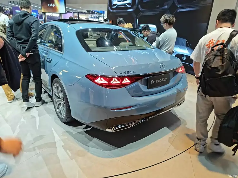 Mercedes-Benz S-Class 2026 c&oacute; th&ecirc;m đ&egrave;n hậu mới