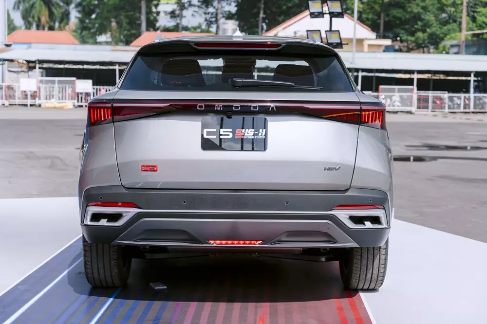Omoda C5 SHS-H d&ugrave;ng hệ thống treo đa điểm