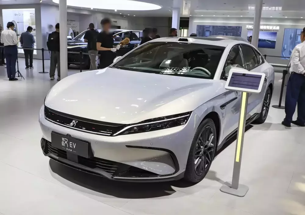 BYD Han EV phi&ecirc;n bản sạc đầy pin trong 9 ph&uacute;t ra mắt