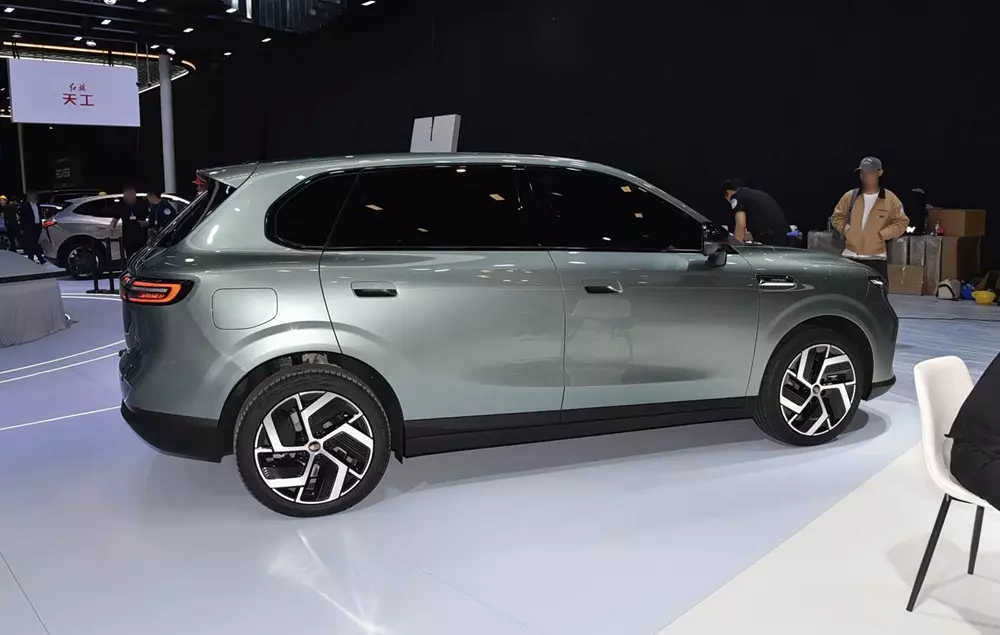 Hồng Kỳ ra mắt xe to&agrave;n cầu mới, dự kiến nằm trong ph&acirc;n kh&uacute;c SUV cỡ C - Ảnh 4.