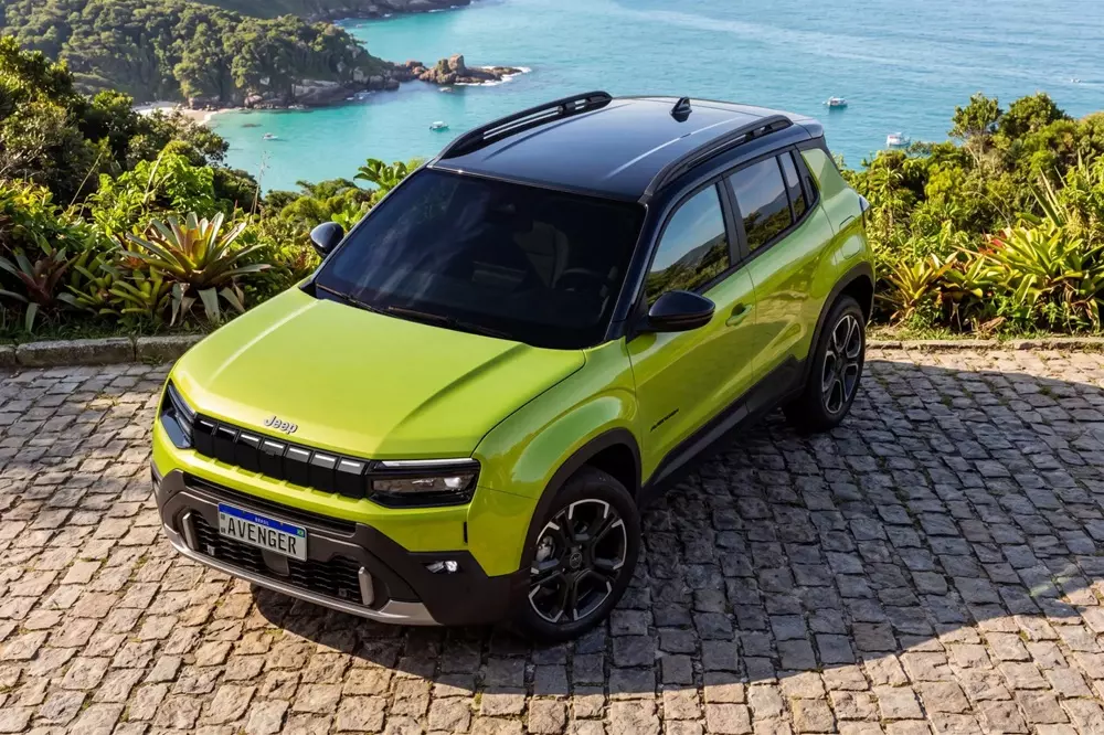 Thương hiệu Jeep sắp lắp r&aacute;p xe tại Việt Nam ra mắt phi&ecirc;n bản n&acirc;ng cấp của Avenger - Ảnh 1.