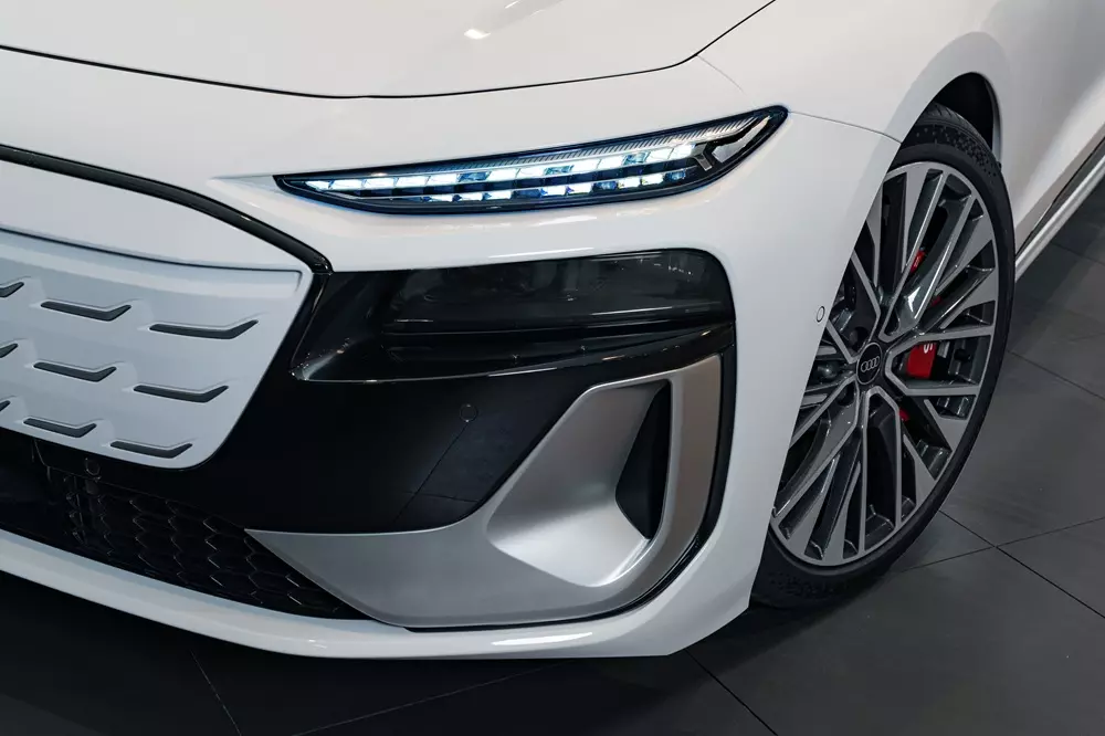 Xe điện hiệu suất cao Audi S6 Sportback e-tron ra mắt Việt Nam, gi&aacute; 4,2 tỷ đồng - Ảnh 4.