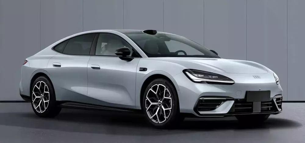 Tr&ugrave;ng t&ecirc;n xe Audi, Geely Galaxy TT lộ diện với chiều d&agrave;i gần 5 m
