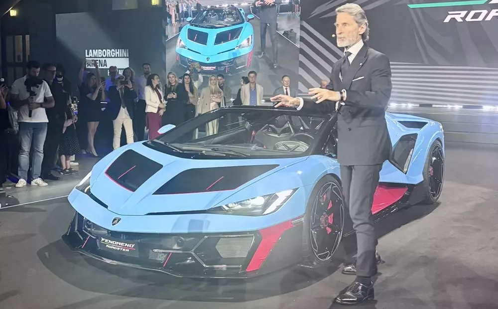 Si&ecirc;u xe mui trần Lamborghini Fenomeno Roadster c&oacute; gi&aacute; gần 155 tỷ đồng nhưng đ&atilde; "ch&aacute;y h&agrave;ng" - Ảnh 1.