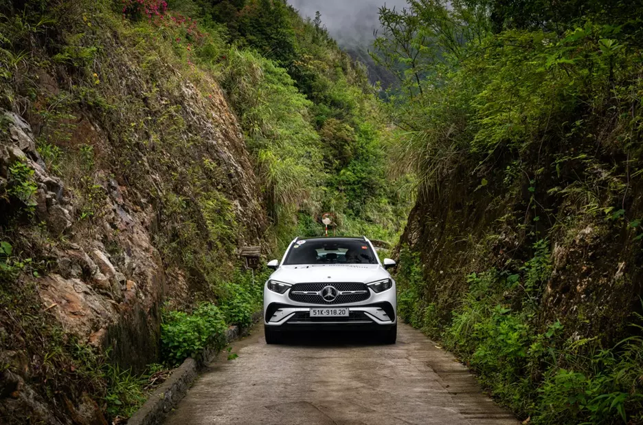 Mercedes-Benz đi v&ograve;ng quanh thế giới "140 Years. 140 Places." ch&iacute;nh thức đến Việt Nam - Ảnh 3.