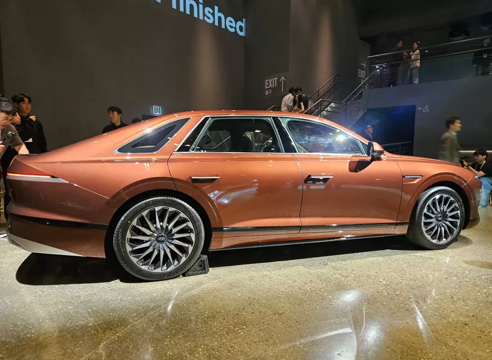 Hyundai Grandeur 2026 d&ugrave;ng ăng ten ẩn n&ecirc;n tr&ocirc;ng gọn g&agrave;ng hơn