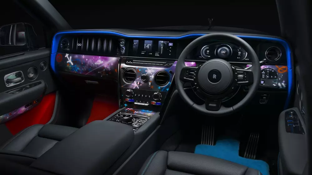 Khoang l&aacute;i của Rolls-Royce Black Badge Cullinan by Cyril Kongo
