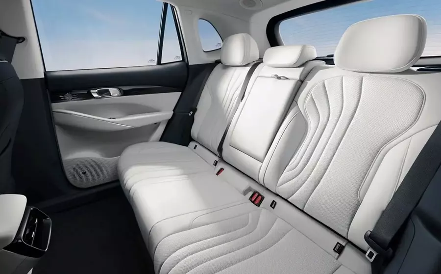 H&agrave;ng ghế sau của Geely EX5 2026 tương đối rộng r&atilde;i