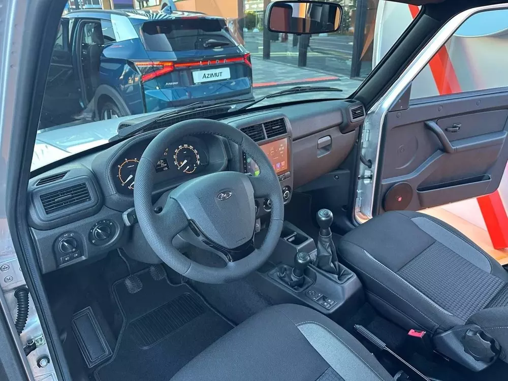 Lada Niva lần đầu c&oacute; t&uacute;i kh&iacute; v&agrave; th&acirc;n xe chống gỉ sau 49 năm b&aacute;m trụ tr&ecirc;n thị trường - Ảnh 5.