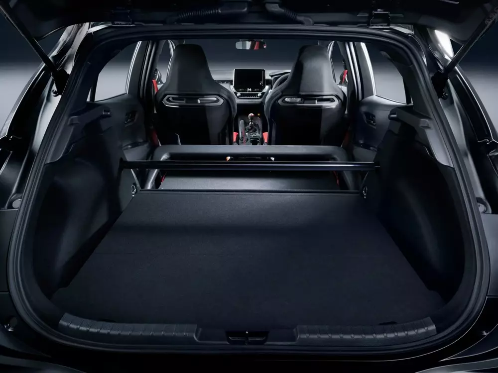 Toyota Corolla ra mắt phi&ecirc;n bản GRMN với khối động cơ "nhỏ nhưng c&oacute; v&otilde;" v&agrave; nội thất 2 chỗ ngồi - Ảnh 10.