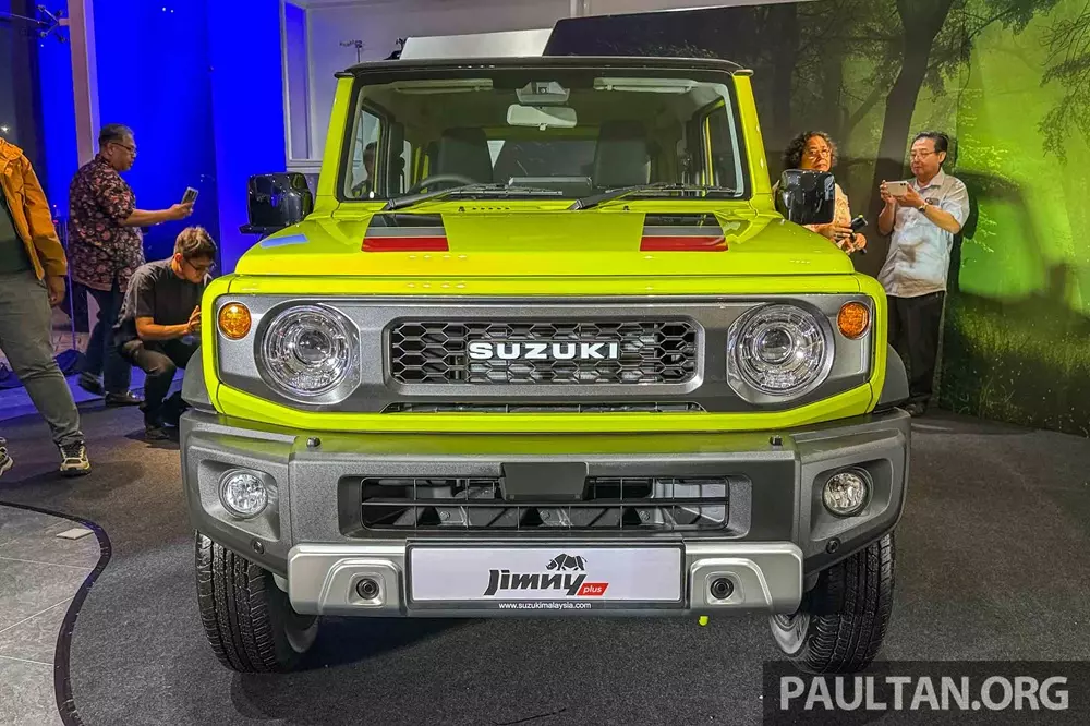 Suzuki Jimny Rhino Plus sở hữu thiết kế lưới tản nhiệt ri&ecirc;ng
