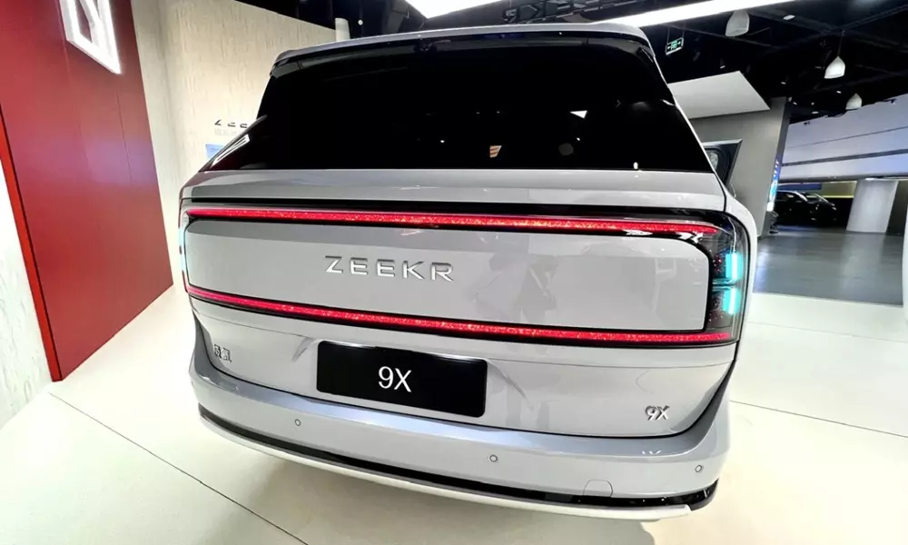 Zeekr 9X sở hữu k&iacute;ch thước lớn v&agrave; nội thất 6 chỗ ngồi với cấu h&igrave;nh ghế 2 2 2