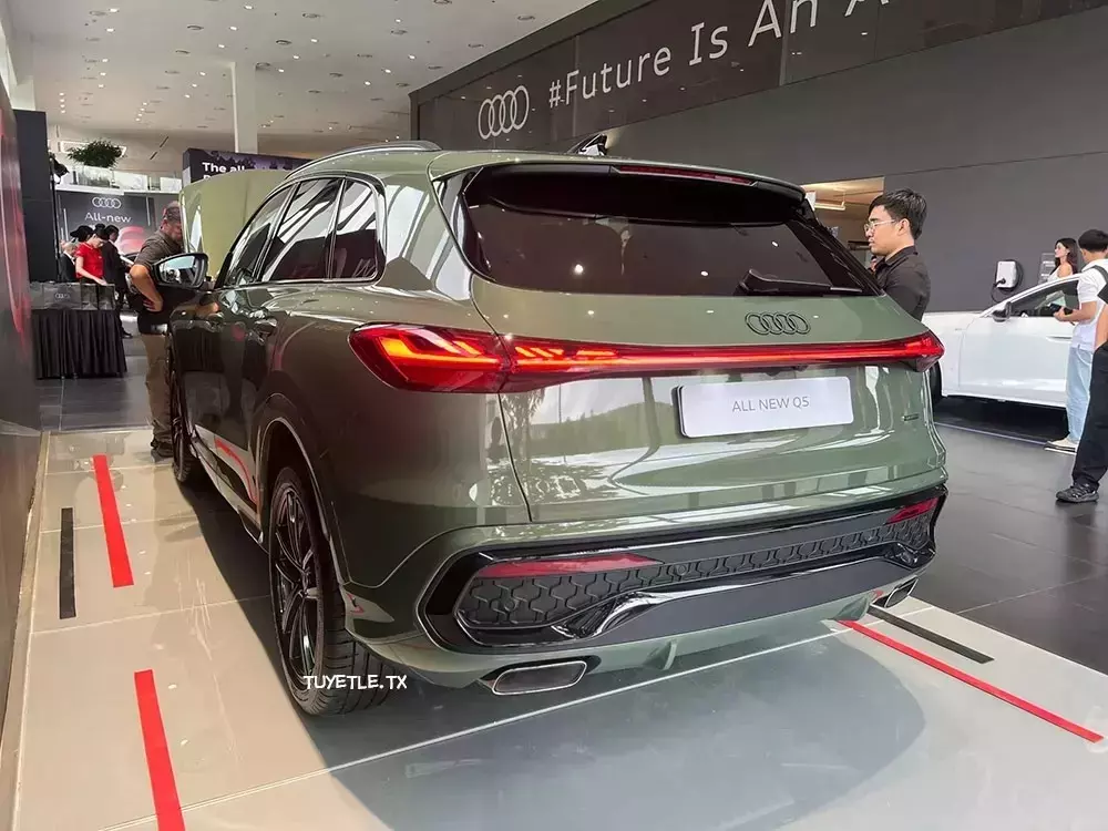 Audi Q5 thế hệ mới sở hữu hệ thống đ&egrave;n chiếu s&aacute;ng ấn tượng
