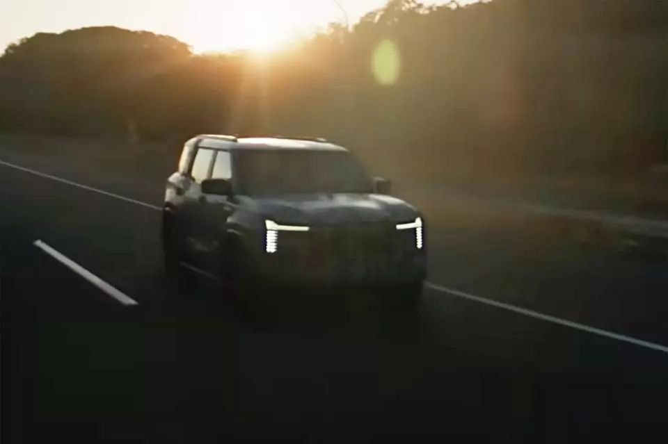 Mitsubishi cho các đại lý xem trước thiết kế của Pajero thế hệ mới, dùng động cơ hybrid - Ảnh 1. Mitsubishi cho các đại lý xem trước thiết kế của Pajero thế hệ mới, dùng động cơ hybrid - Ảnh 1.