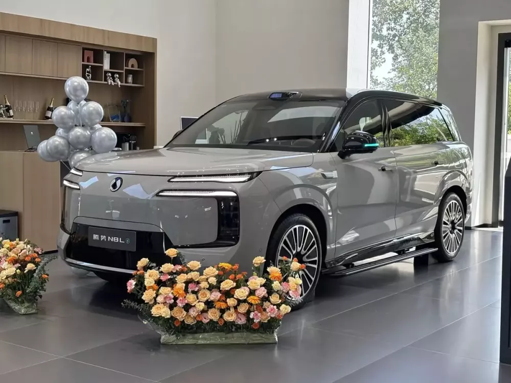 BYD Denza N8L 2027 c&oacute; c&ocirc;ng nghệ sạc si&ecirc;u nhanh