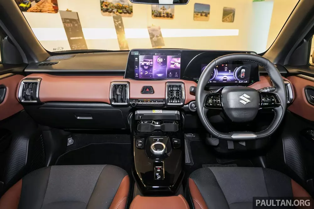 Khoang l&aacute;i của Suzuki eVitara