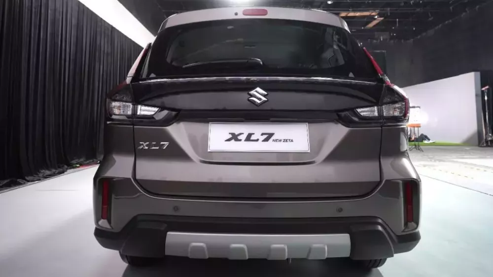 Suzuki XL7 bản n&acirc;ng cấp lộ ho&agrave;n to&agrave;n thiết kế ngoại thất trước khi ra mắt trong th&aacute;ng n&agrave;y - Ảnh 6.