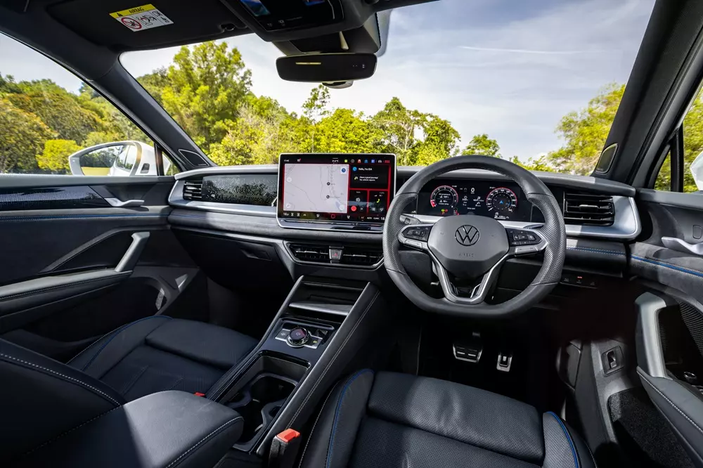 Khoang l&aacute;i của Volkswagen Tayron R-Line