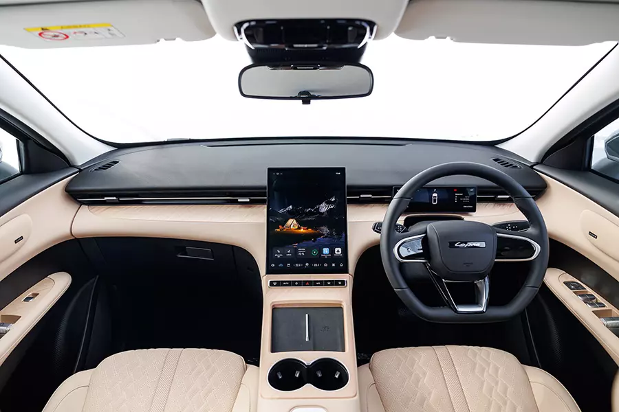 Khoang l&aacute;i của Lepas L6 EV