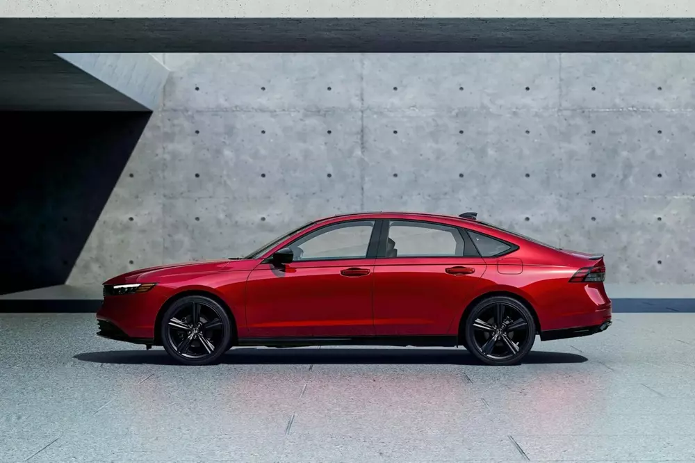 Doanh số xe hybrid của Honda lập kỷ lục mới khi gi&aacute; xăng leo thang