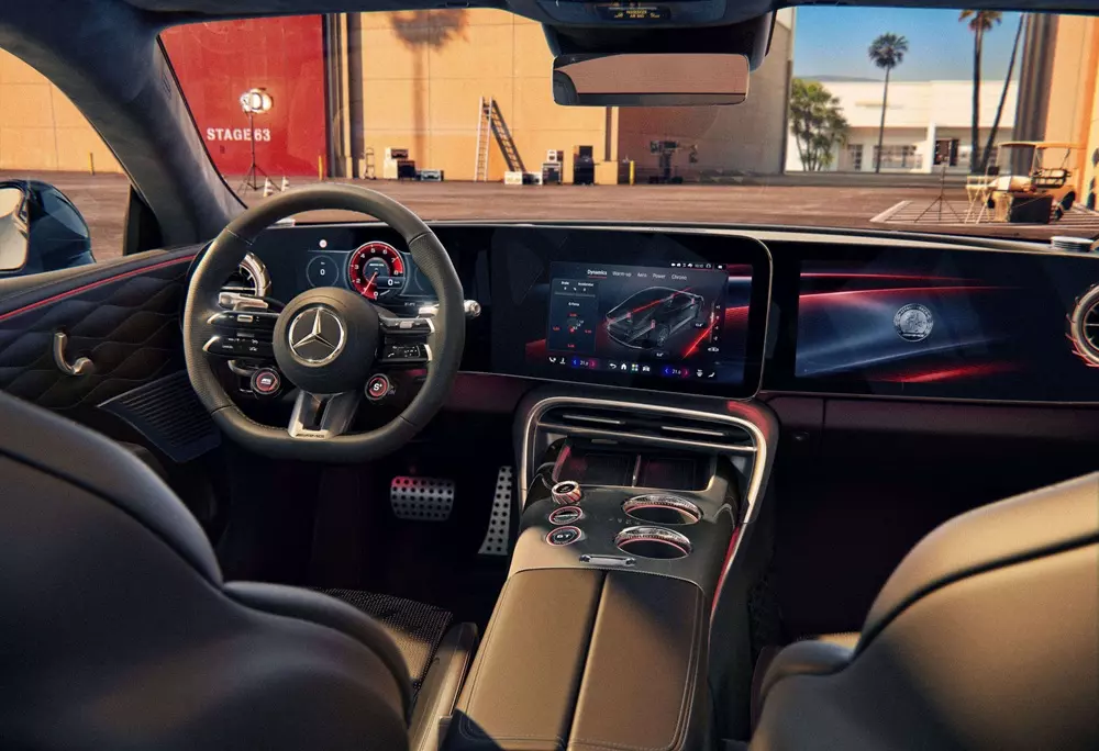 Khoang l&aacute;i b&ecirc;n trong Mercedes-AMG GT 53 4-Door Coup&eacute; EV