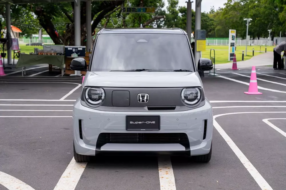 Honda Super-One c&oacute; phạm vi di chuyển 205 km
