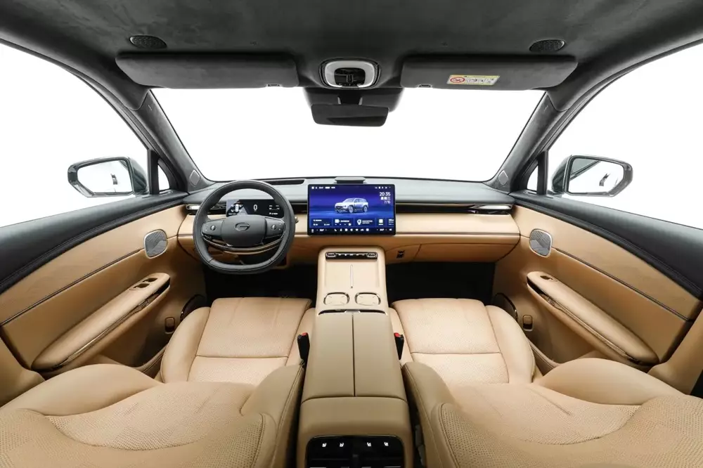 Khoang l&aacute;i của GAC S7