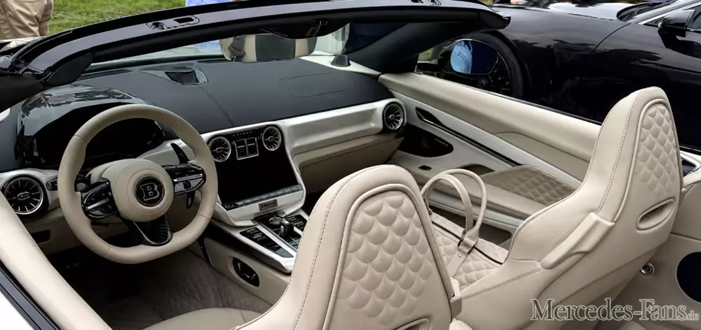Nội thất của Bodo Cabriolet sơn m&agrave;u be Silk Stone