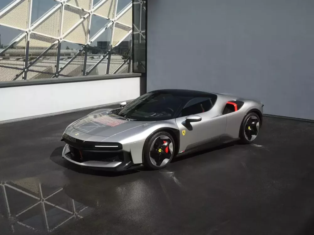 V&eacute;n m&agrave;n Ferrari CZ26 độc nhất v&ocirc; nhị mới