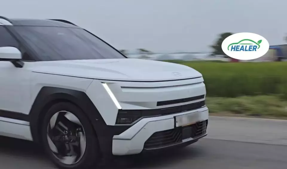 Ngắm những h&igrave;nh ảnh "bằng xương, bằng thịt" đầu ti&ecirc;n của Hyundai Tucson 2027 - Ảnh 8.