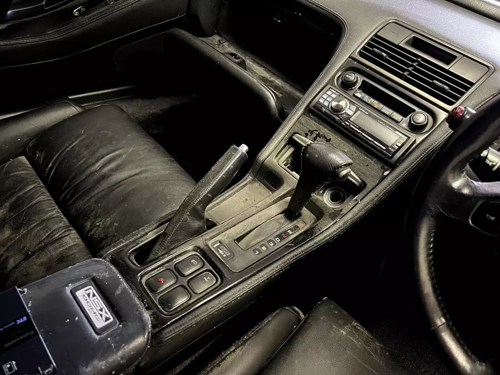Nội thất bên trong chiếc Honda NSX bị ngập nước