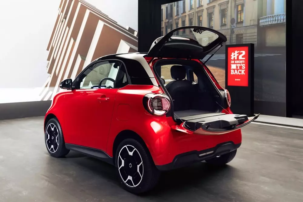 Smart #2 sở hữu cửa cốp chia đ&ocirc;i