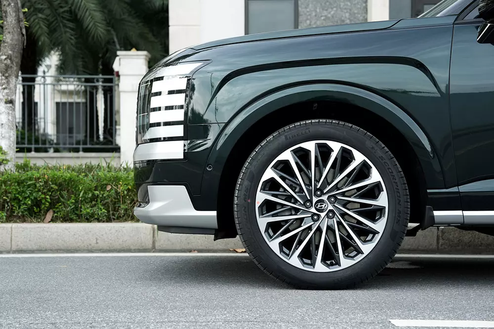 Hyundai Palisade Hybrid ch&iacute;nh thức được b&aacute;n tại Việt Nam với thiết kế v&agrave; động cơ mới, gi&aacute; từ 1,499 tỷ đồng - Ảnh 3.