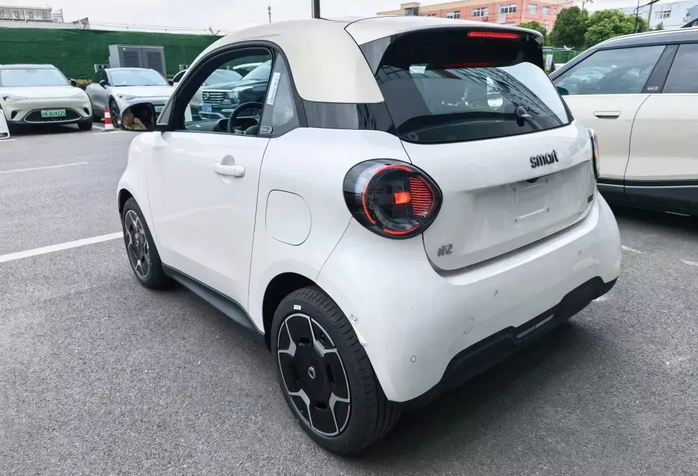 Smart #2 nhìn từ phía sau