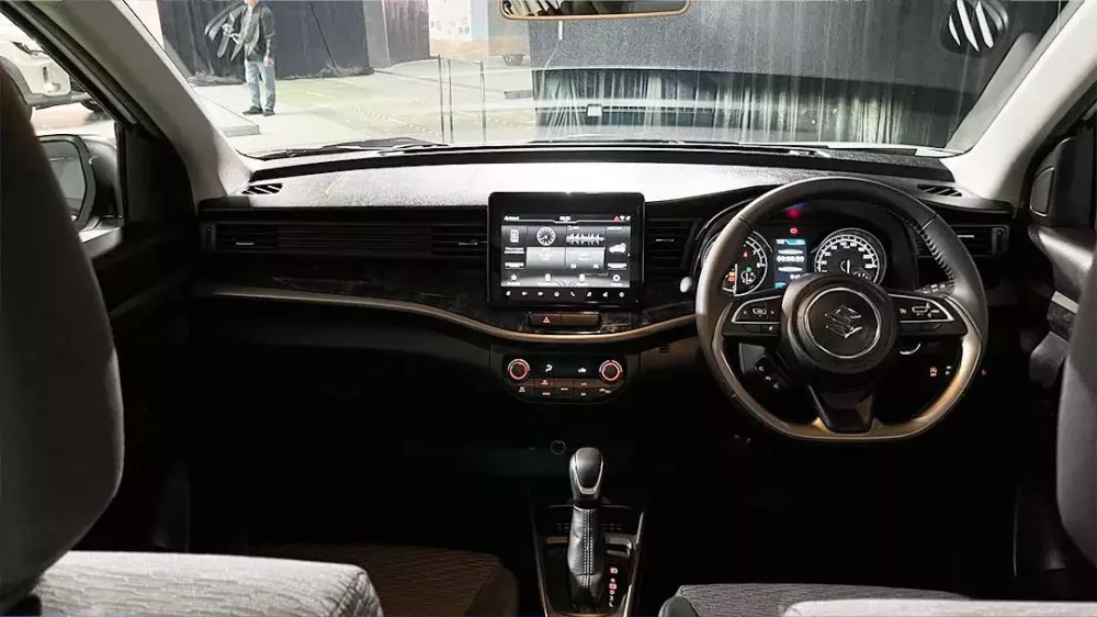 Suzuki XL7 Hybrid 2027 c&oacute; th&ecirc;m m&agrave;n h&igrave;nh lớn hơn
