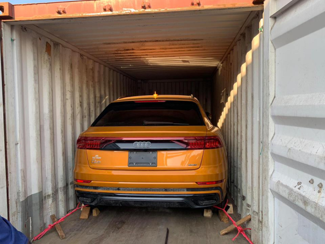 Chiếc SUV hạng sang Audi Q8 2019 đầu tiên cập bến Việt Nam đã có chủ nhân