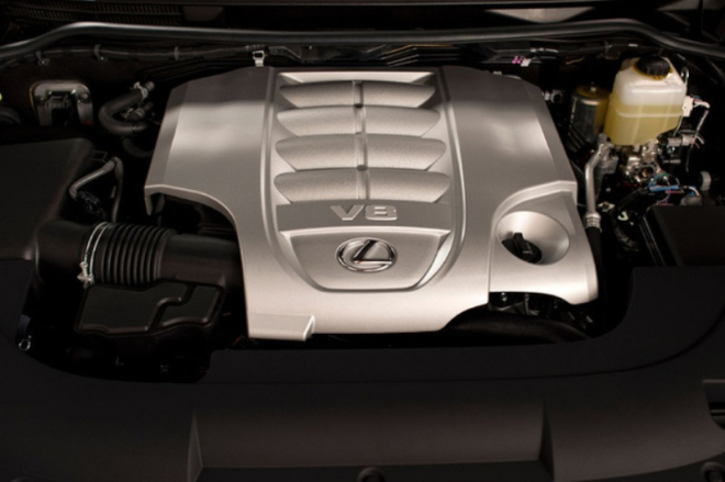 Xe mang trên mình khối động cơ V8 5.7L mạnh mẽ