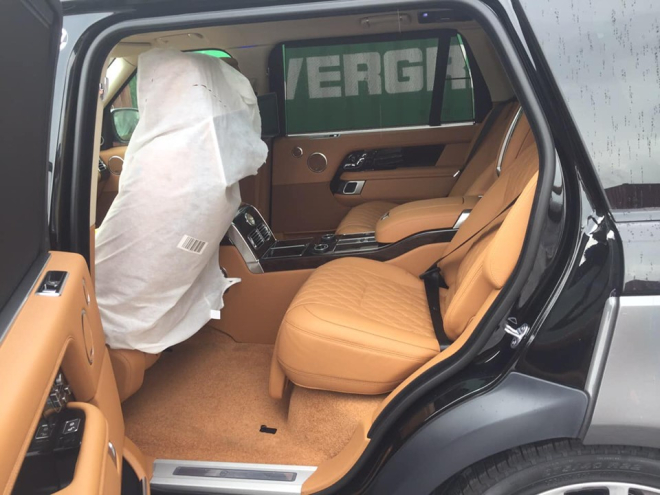 Khoang h&agrave;nh kh&aacute;ch ph&iacute;a sau Range Rover SVAutobiography 2019 ở H&agrave; Nam