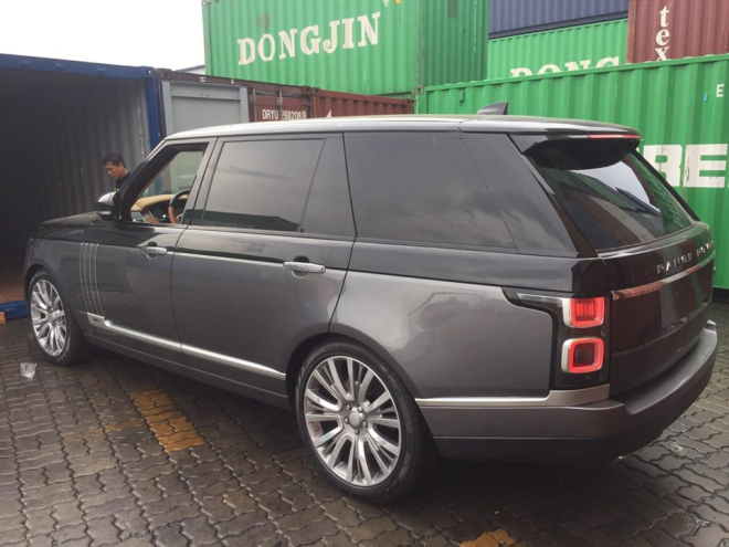  Số lượng d&ograve;ng xe Range Rover SVAutobiography 2019 tại Việt Nam hiện chỉ đếm tr&ecirc;n đầu ng&oacute;n tay 
