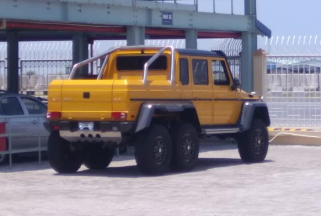 Mercedes-Benz G63 AMG 6x6 qua sử dụng hiện có giá không dưới 1 triệu đô la Mercedes-Benz G63 AMG 6x6 qua sử dụng hiện có giá không dưới 1 triệu đô la