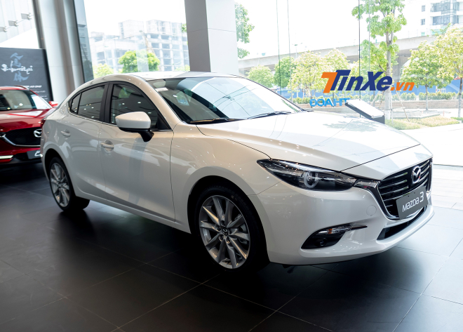 Chỉ có duy nhất phiên bản Premium giữ nguyên giá bán