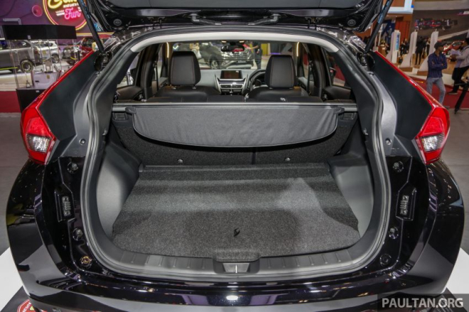 Khoang hành lý phía sau Khoang hành lý phía sau