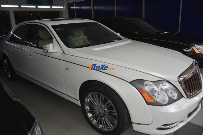 Xe siêu sang Maybach 57S thuộc bản nâng cấp chỉ có độc nhất một chiếc tại Việt Nam Xe siêu sang Maybach 57S thuộc bản nâng cấp chỉ có độc nhất một chiếc tại Việt Nam