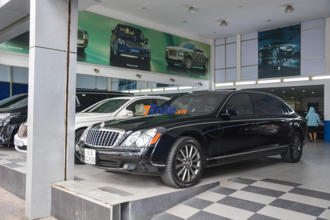 Maybach Zeppelin đỗ kế bên Maybach 57S Maybach Zeppelin đỗ kế bên Maybach 57S
