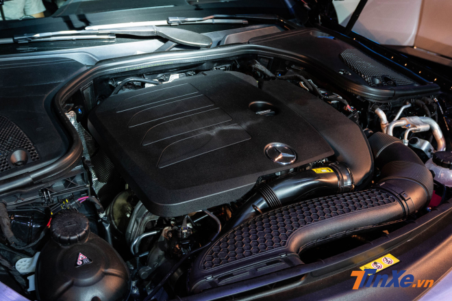 Dung t&iacute;ch động cơ chỉ c&oacute; 2.0L nhưng Mercedes-Benz E 350 AMG 2019 c&oacute; thể đạt tới 299 m&atilde; lực