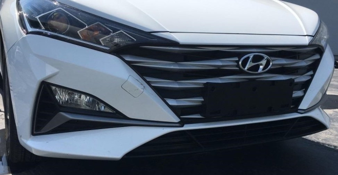 Thiết kế đầu xe ho&agrave;n to&agrave;n mới của Hyundai Accent 2020 tại Trung Quốc