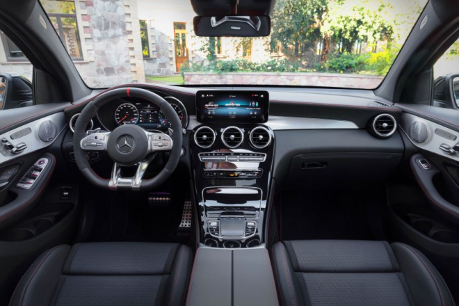 Nội thất của Mercedes-AMG GLC43 Coupe 2020