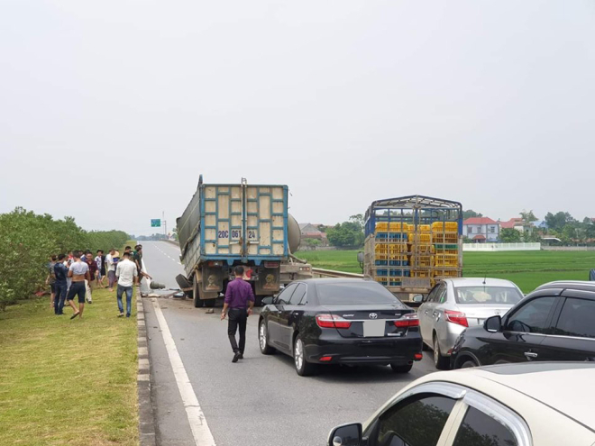 Vụ tai nạn li&ecirc;n ho&agrave;n l&agrave;m cao tốc H&agrave; Nội - Th&aacute;i Nguy&ecirc;n &ugrave;n tắc giao th&ocirc;ng trong nhiều giờ liền